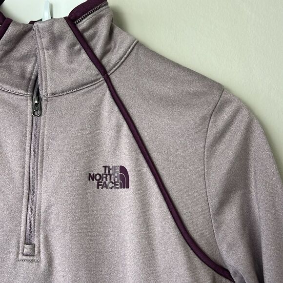 Woman’s The North Face 1/4 Zip - Picture 3 of 8
